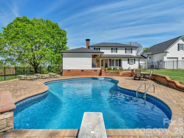 8698 Rocky River Rd, Harrisburg, NC 28075