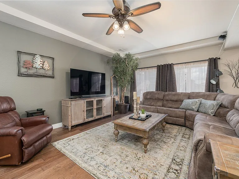 9189 Pacific Crest Dr — Photo 5