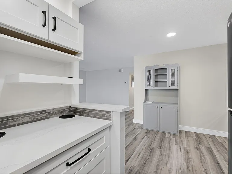 100 Shore Ct #208 — Photo 22