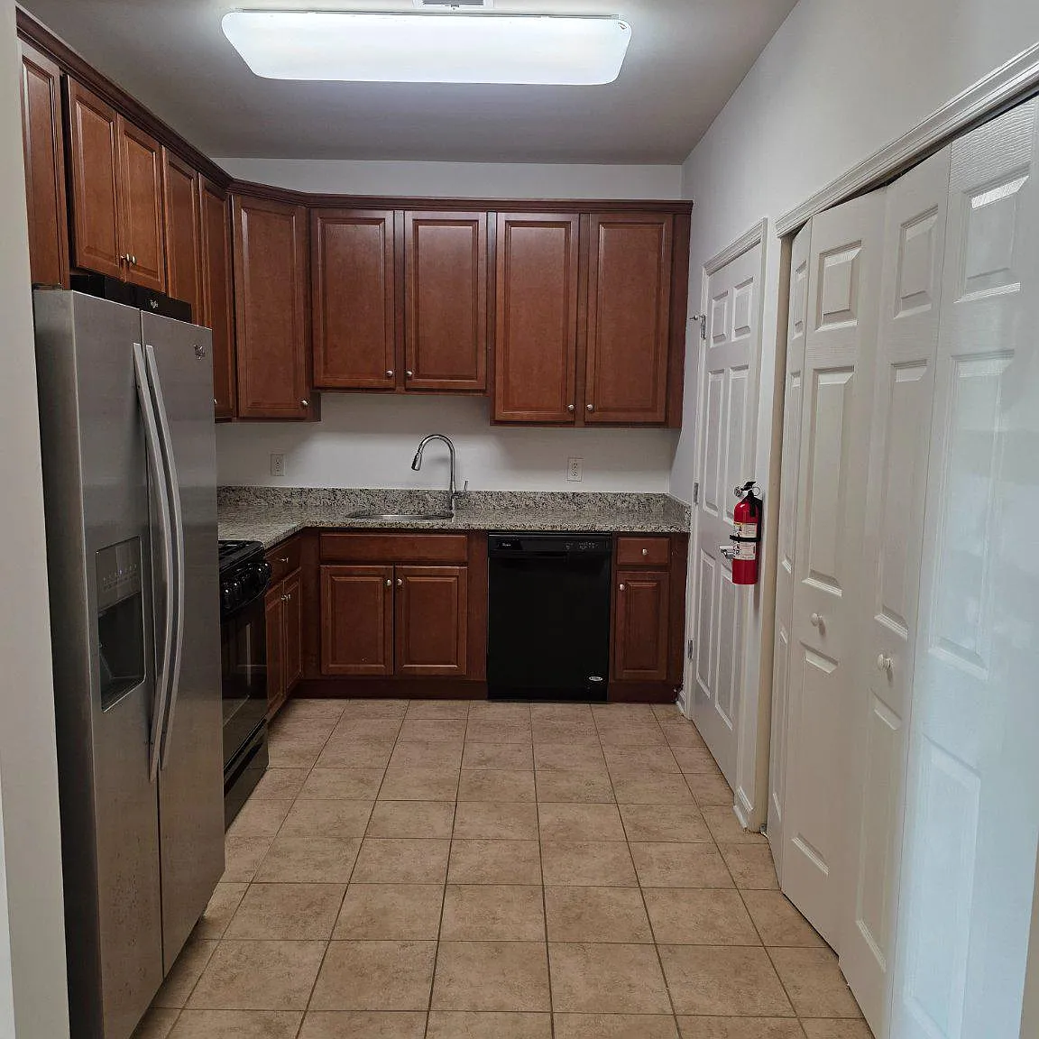 2 bed, 2.0 bath, 1138 sqft, $2,350 — Photo 2