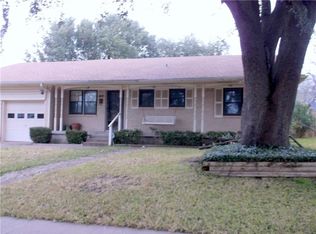 817 Sequoia Dr, Lancaster, TX 75146