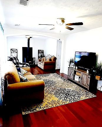 2nd image of 1328 Fernwood Dr