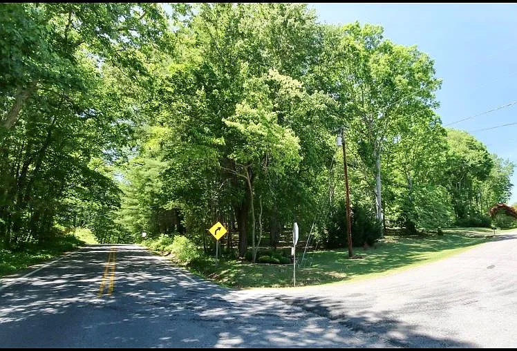 1 Wyoke Rd — Photo 32