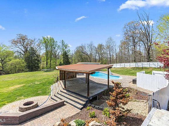 3rd image of 6312 Heatherwood Ln