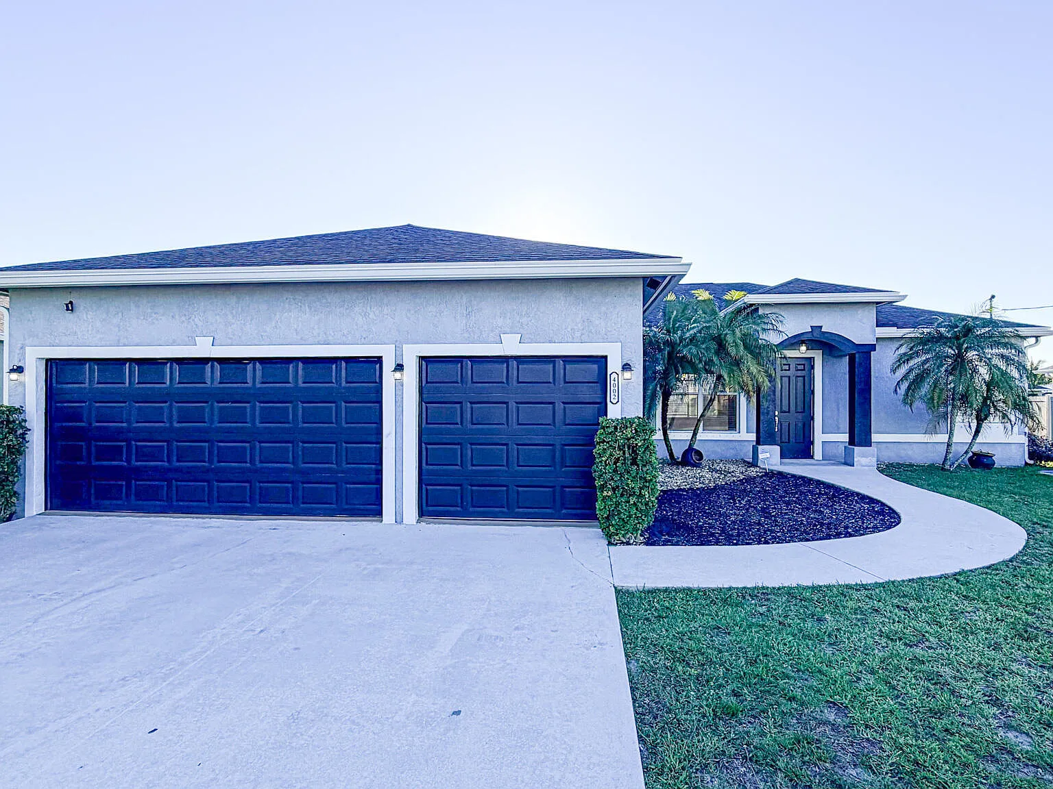 4 bed, 2.5 bath, 2009 sqft, $3,100 — Photo 2