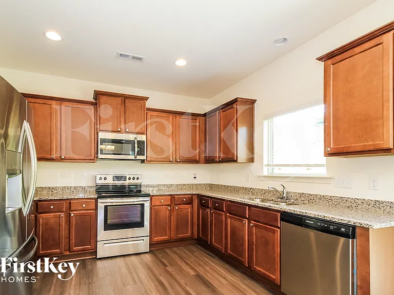 5712 Beaver Pond Trl — Photo 5