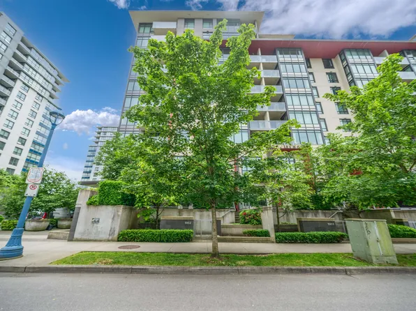 7338 Gollner Ave #1001, Richmond, BC V6Y 0H8