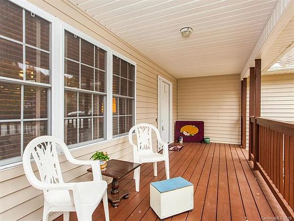 3rd image of 138 Wildwood Forest Ln