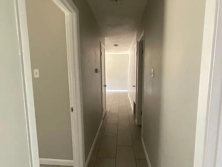 114 Powell Dr — Photo 9