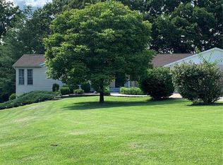 3915 Leonard Ln, Brighton, IL 62012