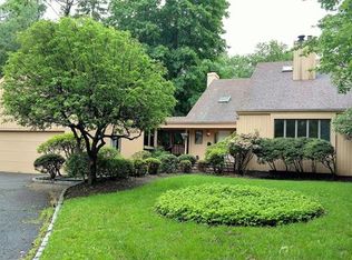 11 Wilton Rd W, Ridgefield, CT 06877