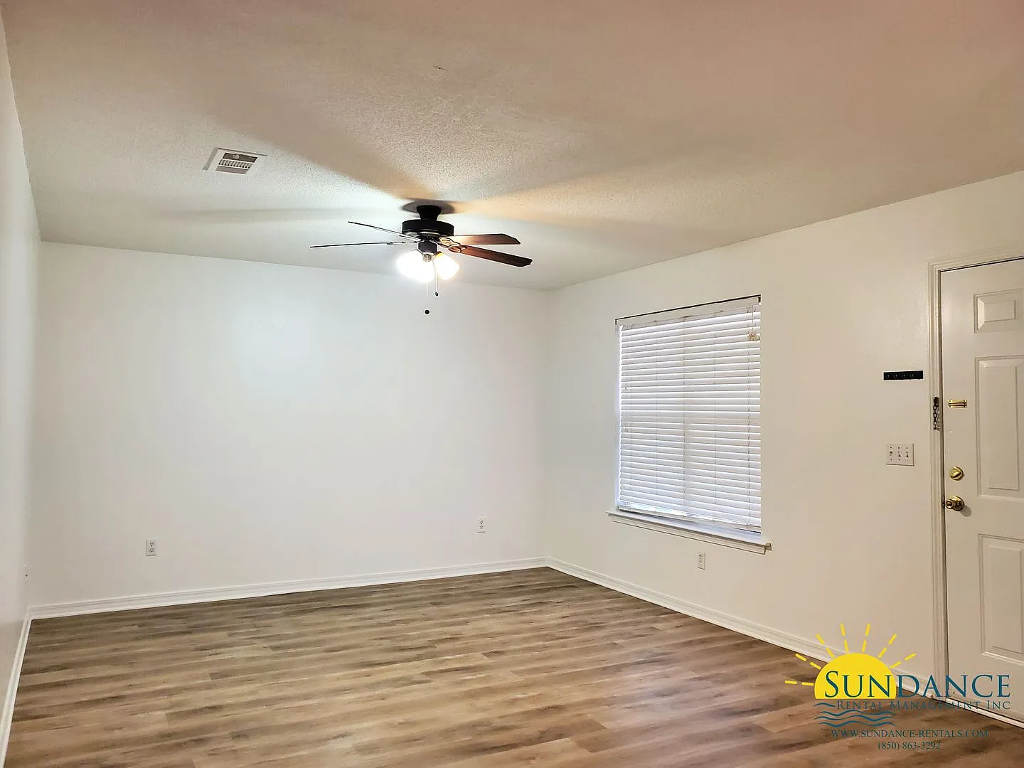 Great 4 Bedroom Home in Fort Walton! — Photo 3