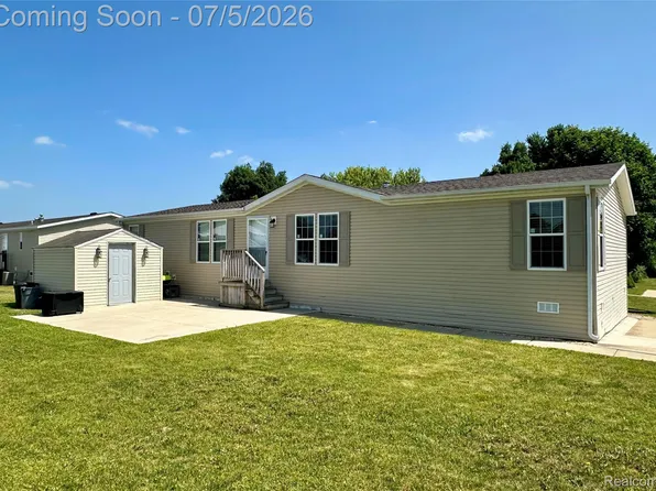 11211 Nearbrook Ct, South Lyon, MI 48178