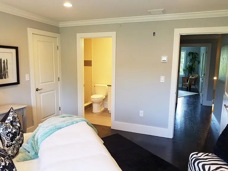 1525 Beacon St #3 — Photo 10