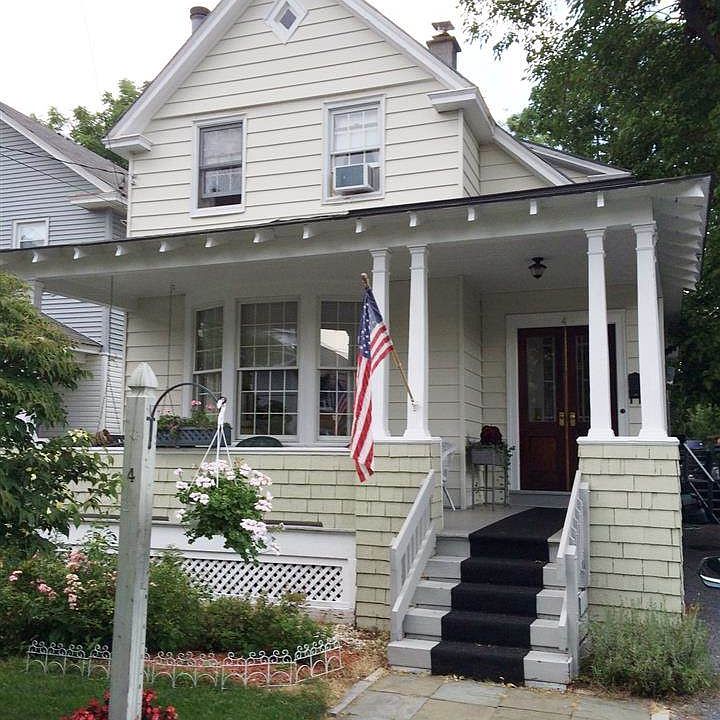 1st image of 4 Oakwood St