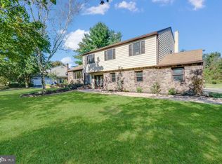 115 Meadow View Dr, Newtown, PA