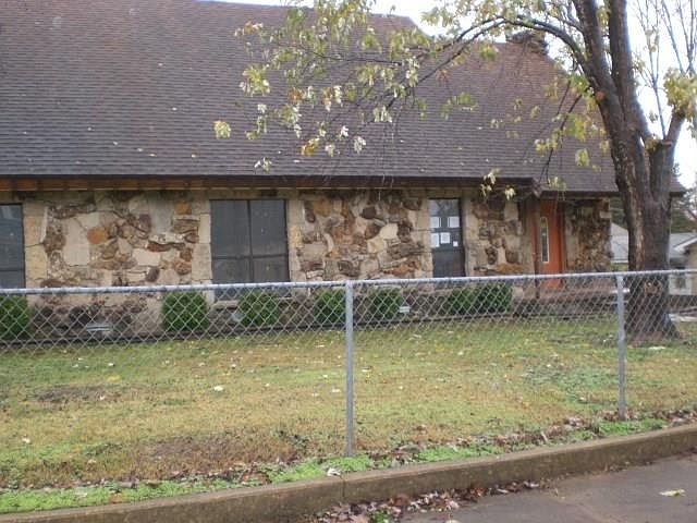 1st image of 212 S Hibler St