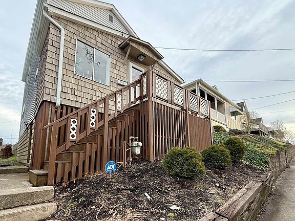 2nd image of 702 Gaston Ave