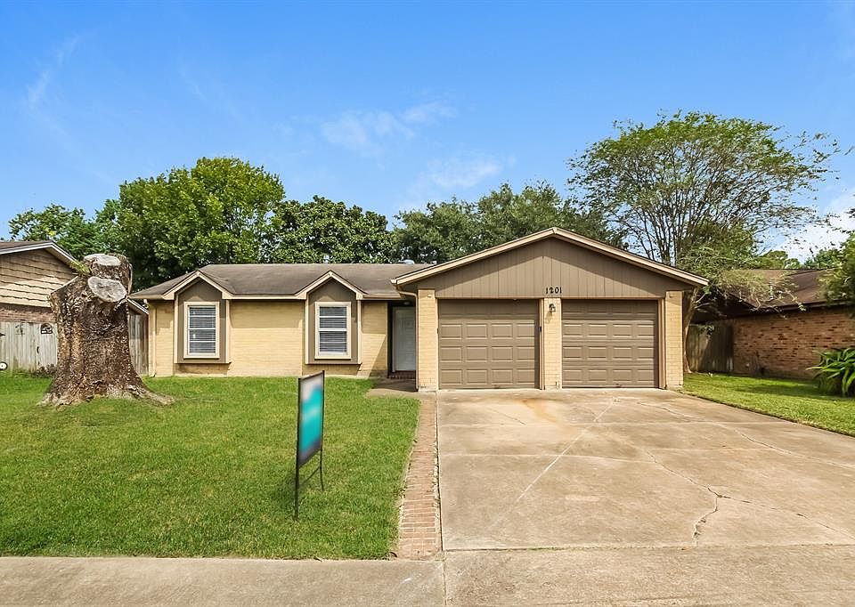 1st image of 1201 Brookhollow Dr