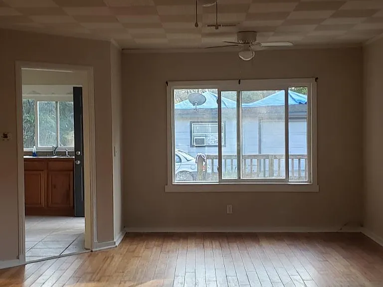 2218 E New York Ave — Photo 18
