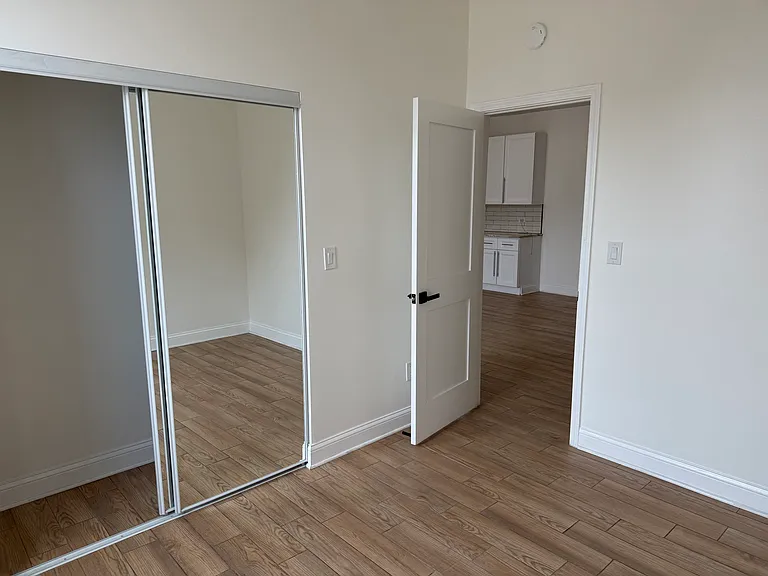 222 N Genesee St #201 — Photo 6