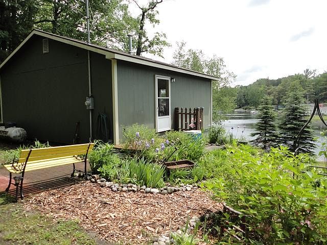 1st image of 921 Lake Dr