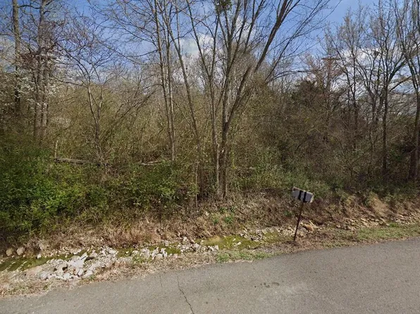 310 N 2nd St, Mena, AR 71953