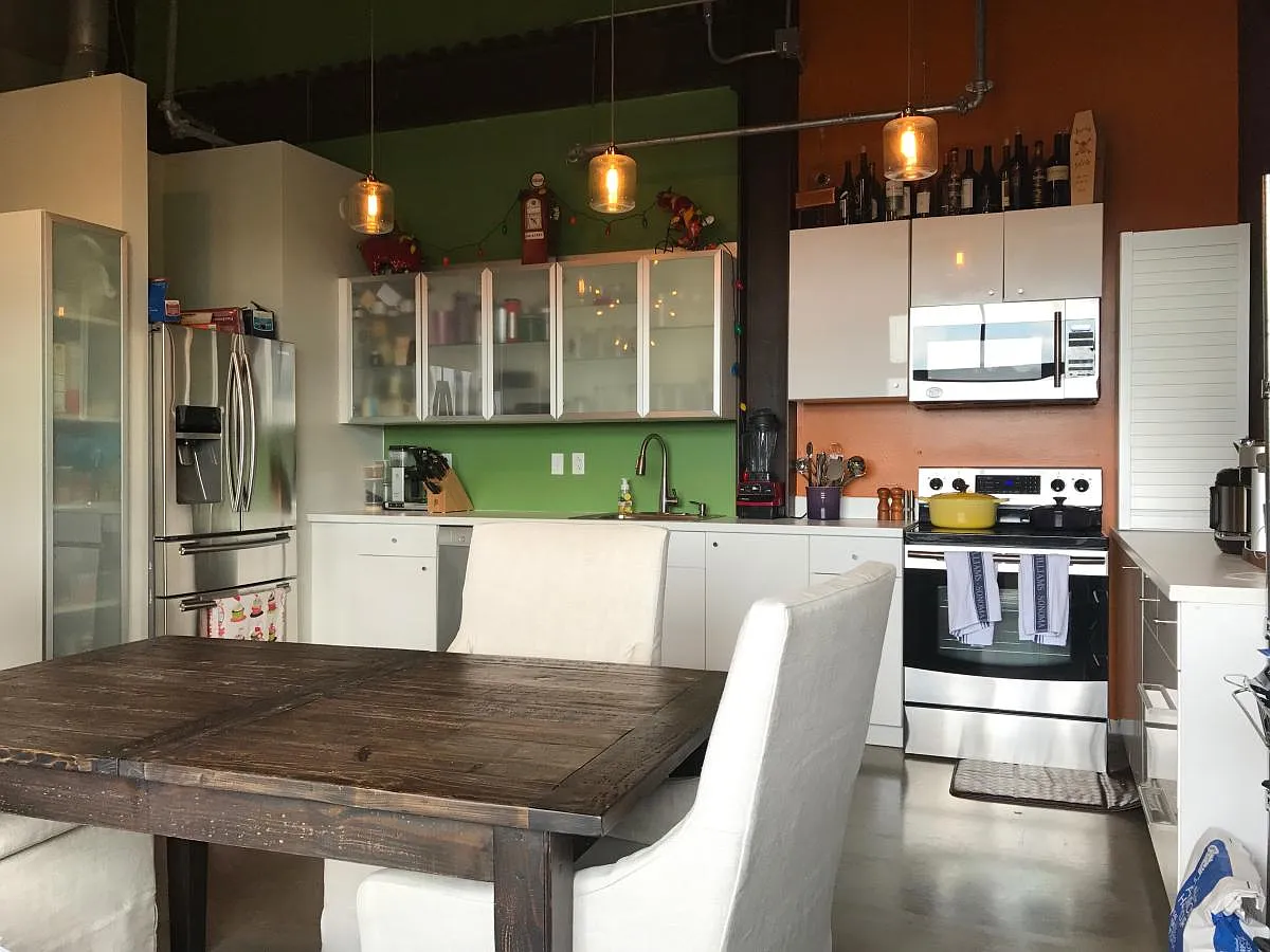 2 bed, 2.5 bath, 2000 sqft, $2,650 — Photo 2
