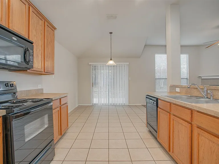 6000 Stirrup Iron Dr — Photo 9