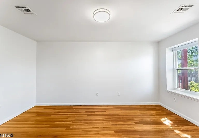 83 S 1st St #2 — Photo 15