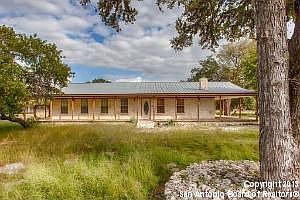 3rd image of 725 Cypress Bend Dr