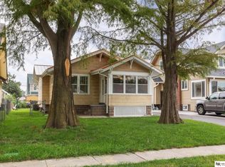 2423 Whitmore St, Omaha, NE 68112