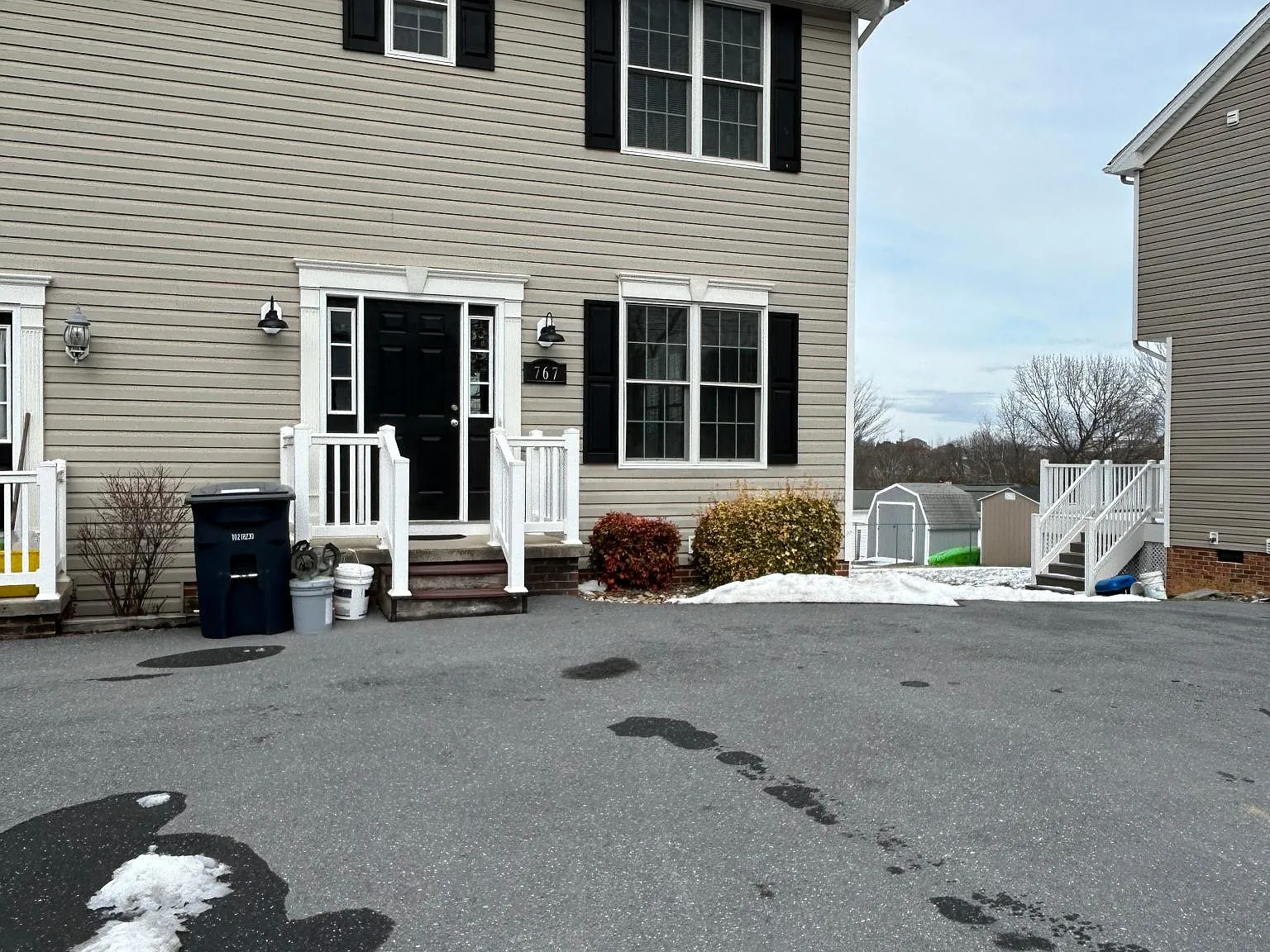3 bed, 2.5 bath, 2150 sqft, $2,350 — Photo 2
