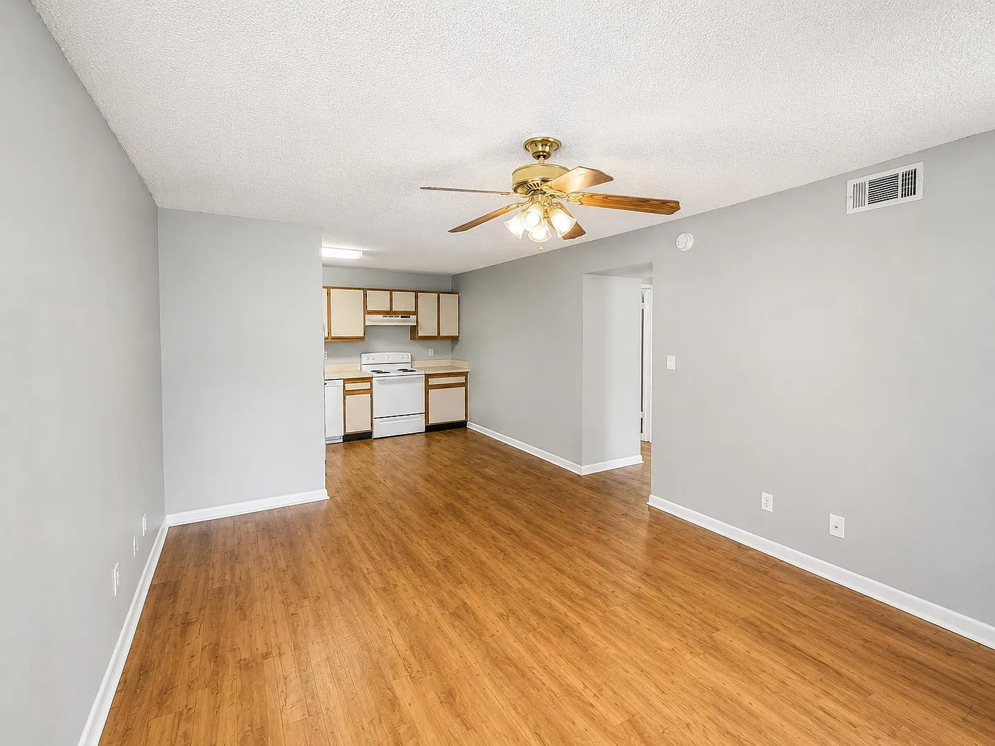 2 bed, 1.0 bath, 709 sqft, $1,400 — Photo 4