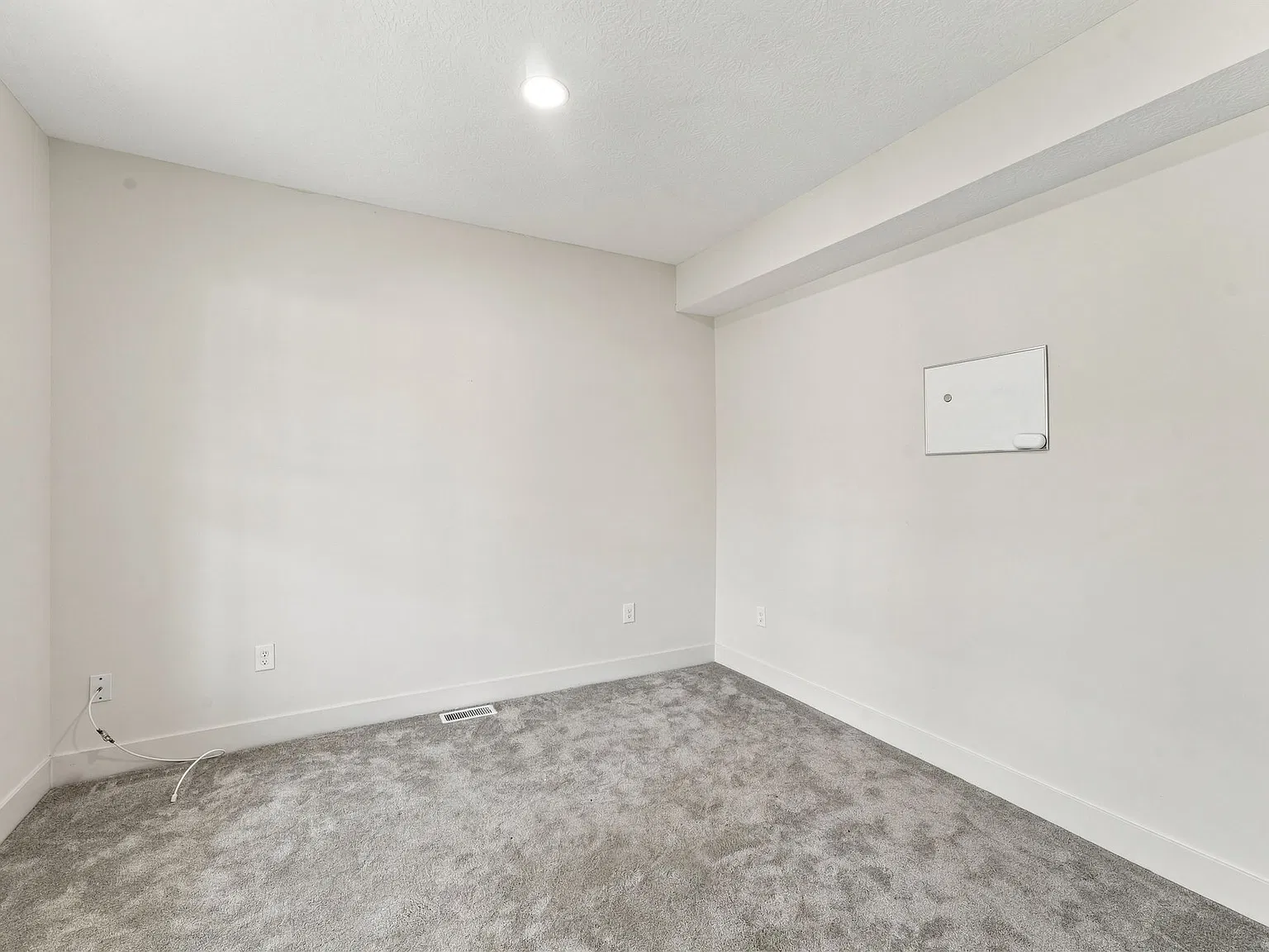 3 bed, 1904 sqft, $2,300 — Photo 3