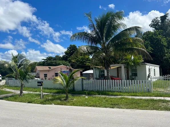 15600 NW 158th Street Rd, Miami Gardens, FL 33054