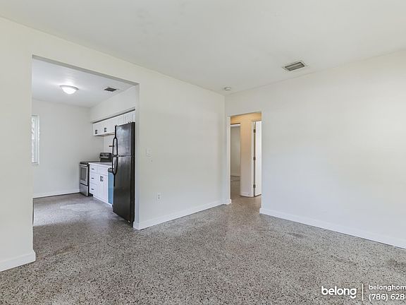 4th image of 1045 NE 130th St N