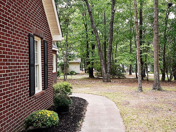 3rd image of 63 Fairway Ln