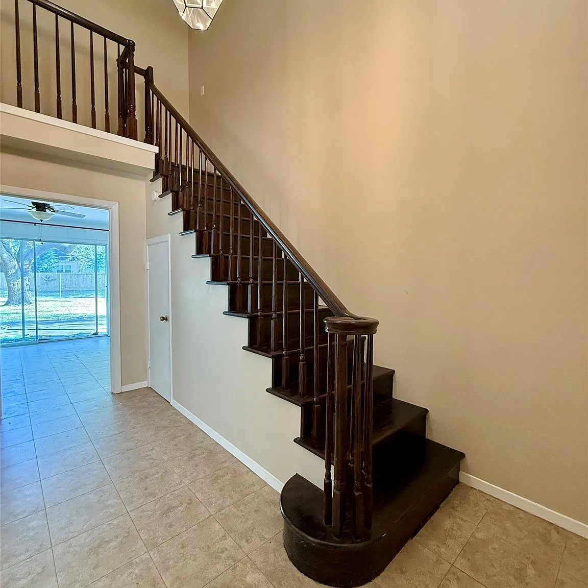 4 bed, 2.5 bath, 2254 sqft, $2,300 — Photo 4