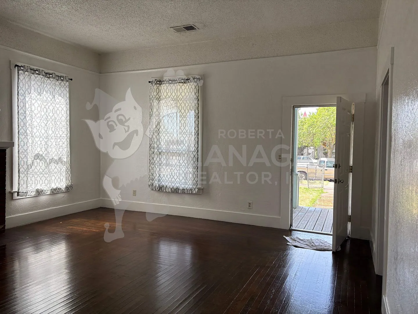 321 W 19th Street — Photo 3