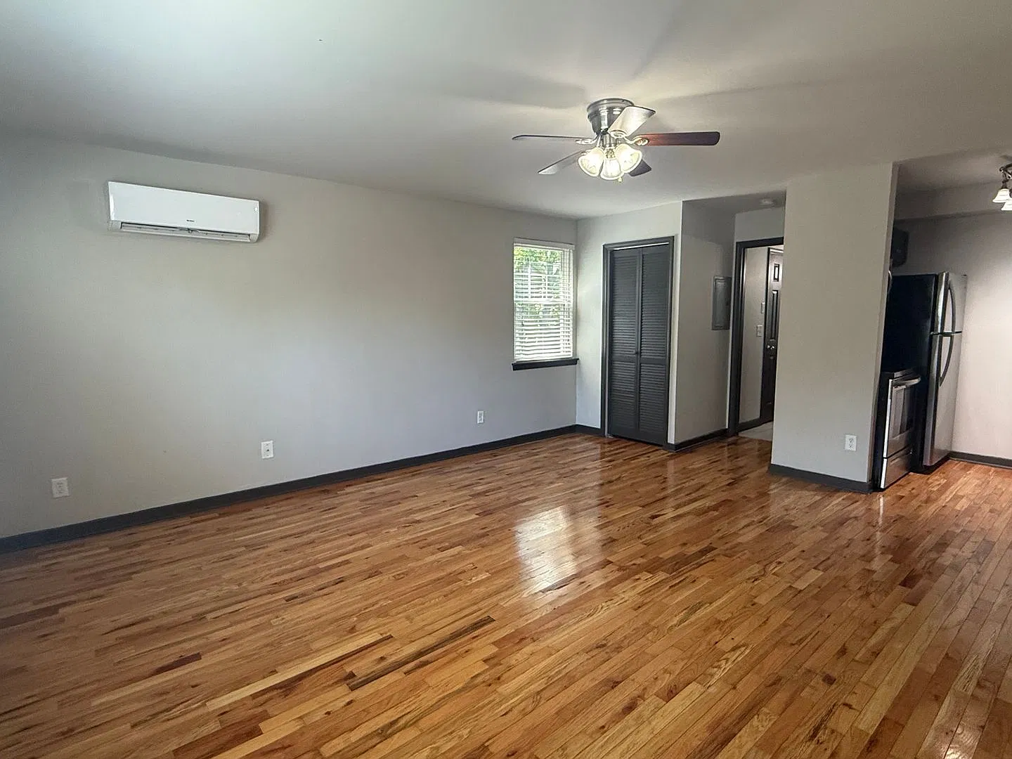 The Ridgewood Apartments in Woodbine - Remodeled Units - Gated Access - Convenient - Ample Parkin... — Photo 4
