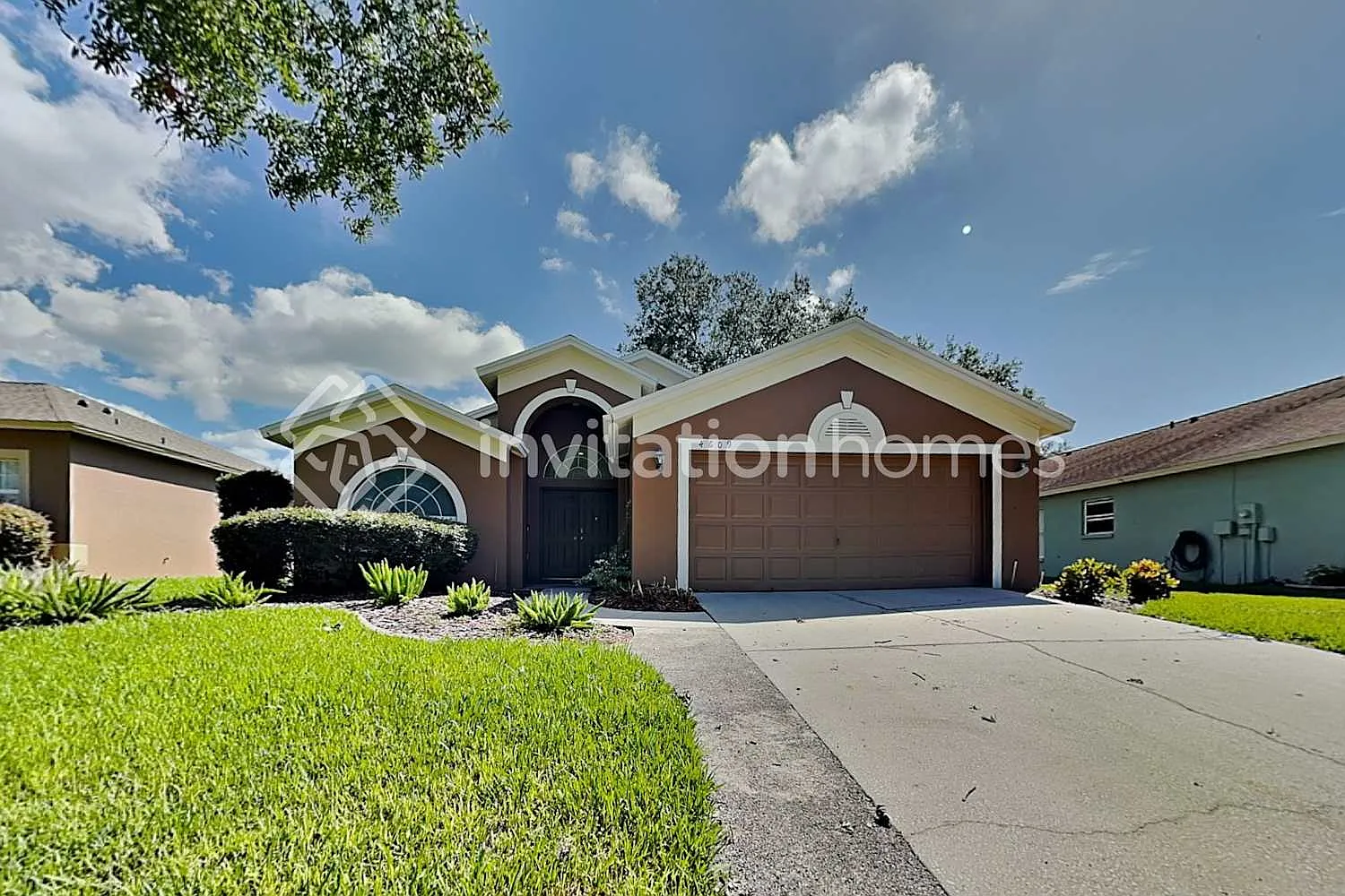 4609 Portobello Cir Valrico, FL 33596 — Photo 1