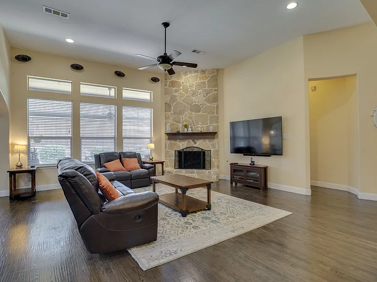 1604 Woodrose Ct — Photo 16