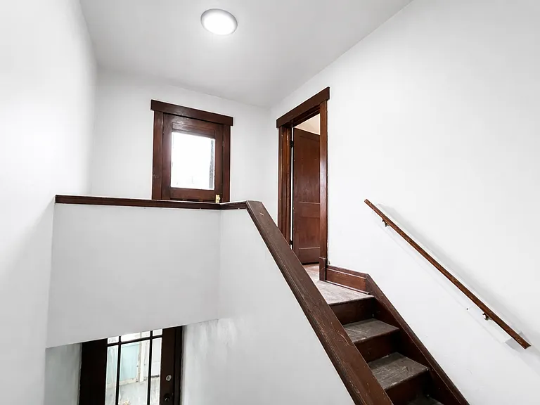 20 Macamley St #2 — Photo 11