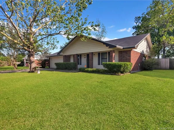 1077 Spanish Mission Trl, Lake Charles, LA 70605