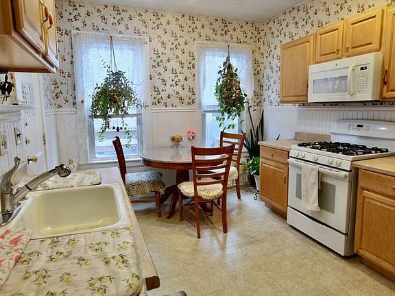 4th image of 17 Snell St