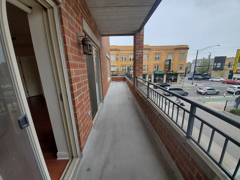 2318 N Milwaukee Ave #201 — Photo 7