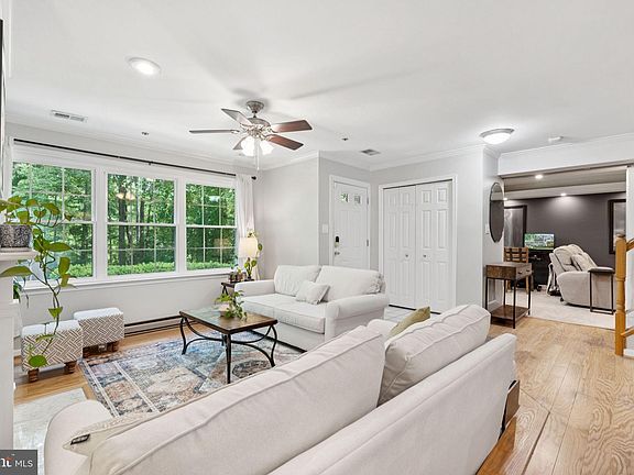 5th image of 11736 Rockaway Ln #101
