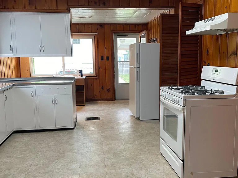 222 Beecher Ave — Photo 8
