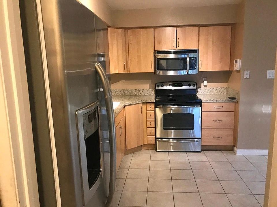 1st image of 700 Fernwood Ln